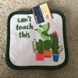 NWT Set of 2 Cactus Potholders Hot Pads that Reads “You can’t touch this”